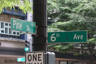 Sixth & Pine Building in Seattle, WA - Foto de edificio - Building Photo
