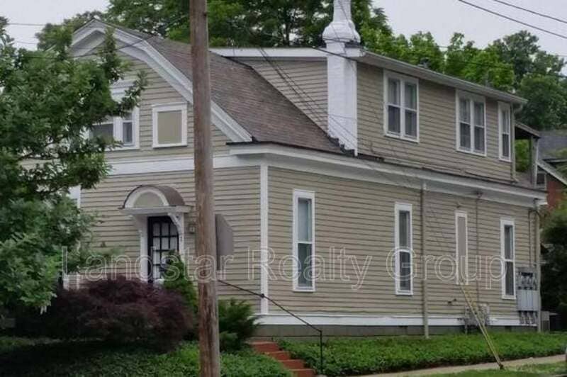 2127 Grinstead Dr in Louisville, KY - Building Photo