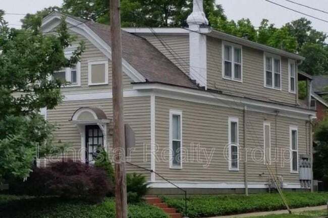 property at 2127 Grinstead Dr