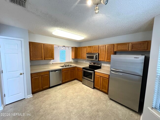 696 Hampton Downs Ct in Jacksonville, FL - Building Photo - Building Photo