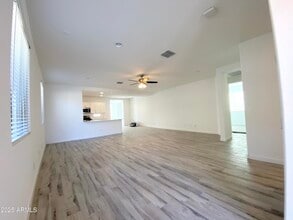 2211 W Park St in Phoenix, AZ - Foto de edificio - Building Photo