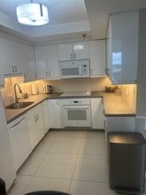 20505 E Country Club Dr, Unit 747 in Aventura, FL - Foto de edificio - Building Photo