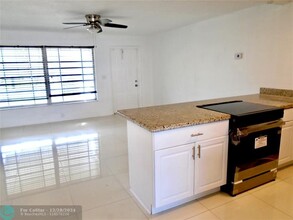 111 NW 31st Ct in Pompano Beach, FL - Foto de edificio - Building Photo