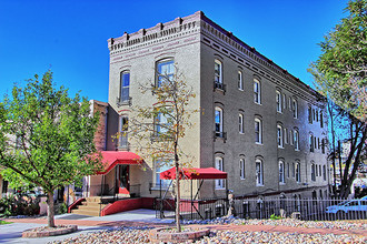 725 Logan in Denver, CO - Building Photo - Building Photo