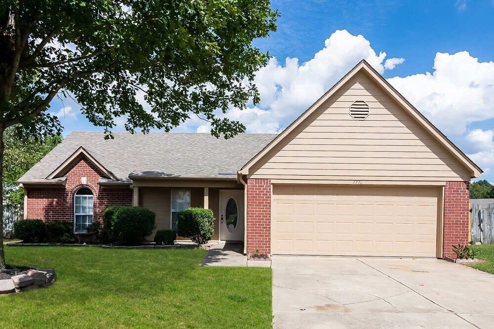 7776 Parkwood Cove in Southaven, MS - Building Photo