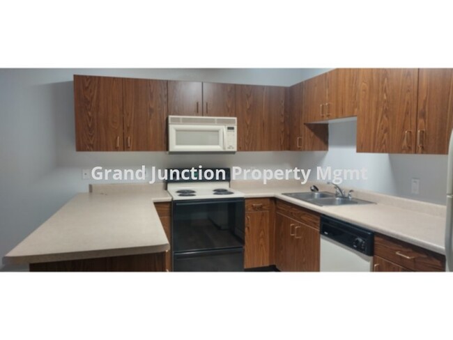 960 Bookcliff Ave in Grand Junction, CO - Building Photo - Building Photo