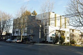 Aspen Park Apartments in Seattle, WA - Building Photo - Building Photo