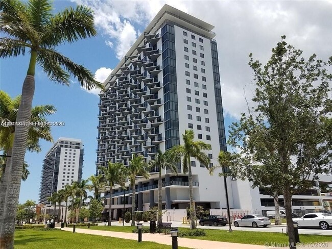 5300 Paseo Blvd, Unit 909 in Doral, FL - Building Photo - Building Photo