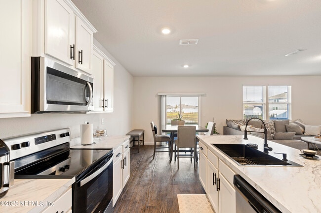 2411 Oak Stream Dr in Green Cove Springs, FL - Building Photo - Building Photo