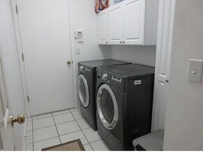 10605 Weybridge Dr in Tampa, FL - Building Photo - Building Photo