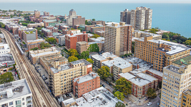 1068-1070 W Granville Ave in Chicago, IL - Building Photo - Building Photo