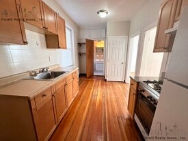 22 Henchman St, Unit 2 in Boston, MA - Building Photo
