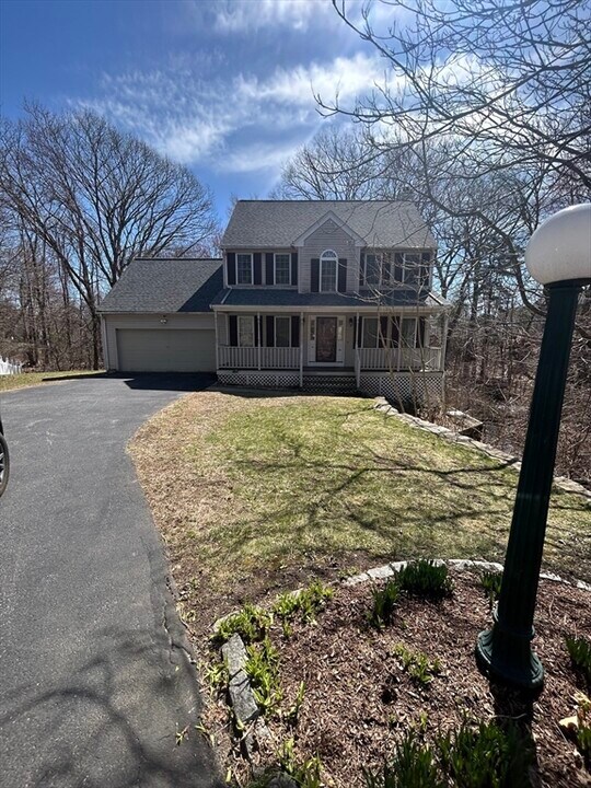 30 Redland St in Shrewsbury, MA - Building Photo