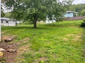610 N 7th Ave in Paden City, WV - Building Photo - Building Photo