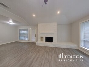 120 WoodCrest Dr in League City, TX - Building Photo - Building Photo