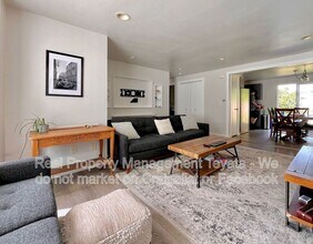 2215 Wildflower Way in Bellingham, WA - Building Photo - Building Photo