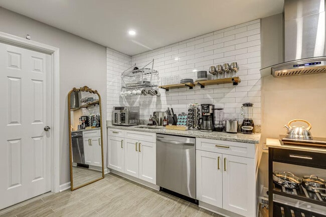 6604 Oak St in Cheverly, MD - Building Photo - Building Photo