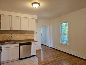 23 Pine St in Cambridge, MA - Building Photo - Building Photo