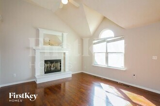 1158 Blue Bird Ln in Liberty, MO - Foto de edificio - Building Photo