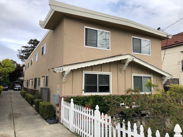 1033 Regent St, Unit Apt B in Alameda, CA - Foto de edificio