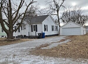 2620 37th Ave in Moline, IL - Foto de edificio - Building Photo