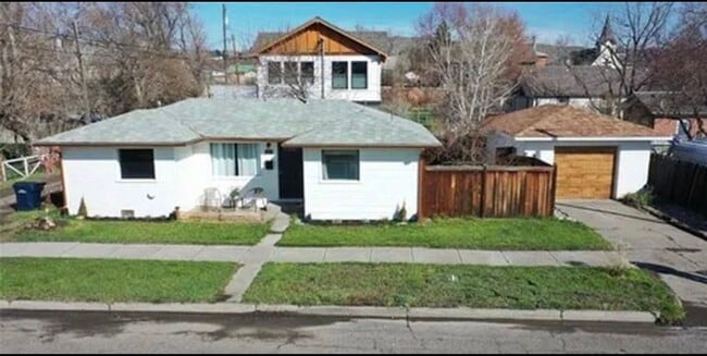 515 E Clark St in Livingston, MT - Building Photo - Building Photo