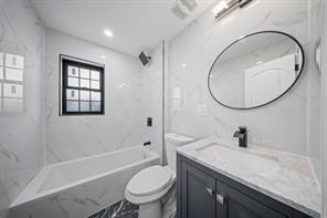 23-59-59 98th St in Queens, NY - Foto de edificio - Building Photo
