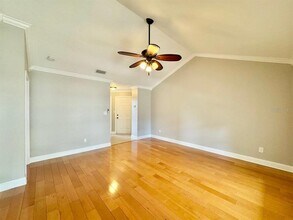 8615 Mallard Reserve Dr in Tampa, FL - Building Photo - Building Photo