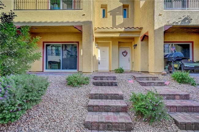 property at 985 Via Lombardi