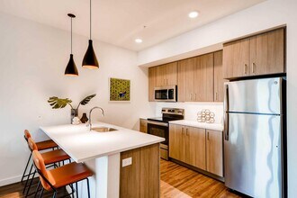Cadence in Portland, OR - Foto de edificio - Building Photo