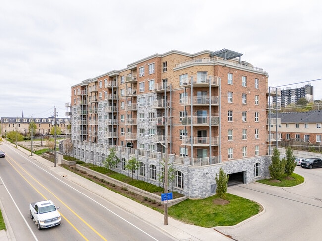 155 Water St S in Cambridge, ON - Building Photo - Building Photo