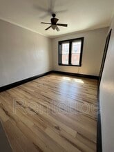247 W 11th St in Dubuque, IA - Building Photo - Building Photo