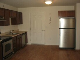 7 New St in Danbury, CT - Building Photo