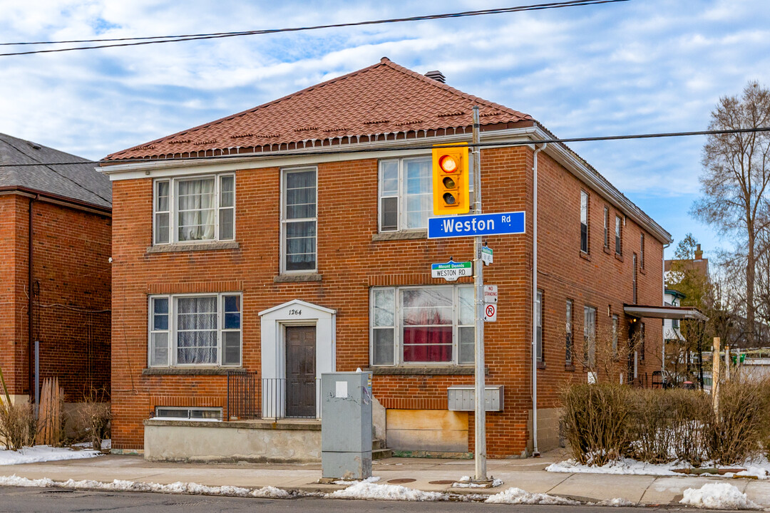 1264 Weston Rd in Toronto, ON - Building Photo