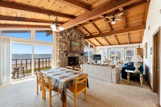 1364 Weymouth Ln in Ventura, CA - Building Photo - Building Photo