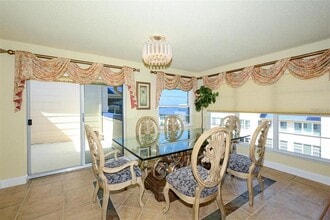 3804 Gulf of Mexico Dr in Longboat Key, FL - Building Photo - Building Photo