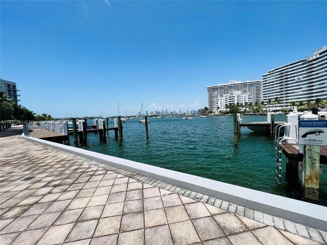 1470 Lincoln Ter, Unit 1 in Miami Beach, FL - Building Photo - Building Photo