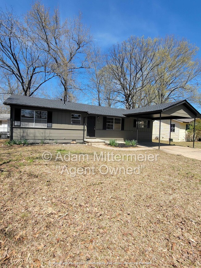 9416 Woodford Dr in Little Rock, AR - Building Photo - Building Photo