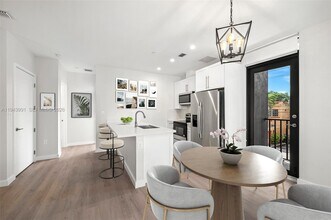 1259 SW 3rd St in Miami, FL - Building Photo - Building Photo