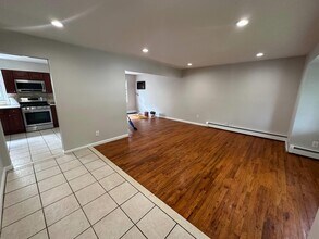 12 Union Pl in Lynbrook, NY - Building Photo - Building Photo