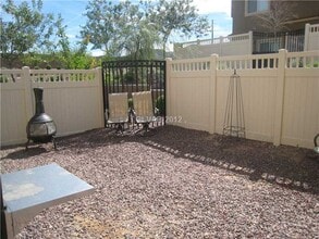 1088 Moonlit Oasis Ln in Henderson, NV - Foto de edificio - Building Photo