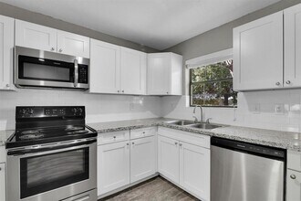 3555 Balboa Cir in Montgomery, TX - Building Photo - Building Photo
