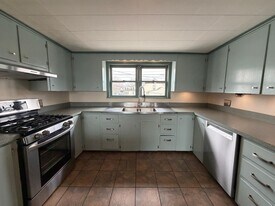 56-58 North St in Vergennes, VT - Building Photo