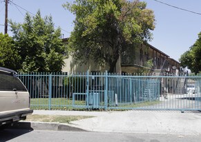 6024 Hazelhurst Pl in North Hollywood, CA - Building Photo