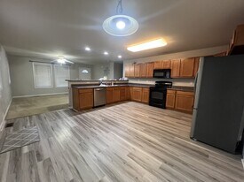 122 Spence St in Fairmont, WV - Building Photo