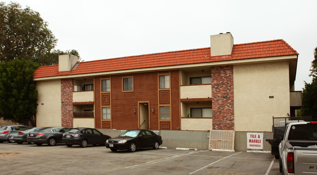 2350 Bentley Ave in Los Angeles, CA - Foto de edificio - Building Photo