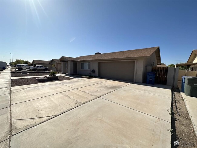 7432 E 24th Ln in Yuma, AZ - Building Photo - Building Photo