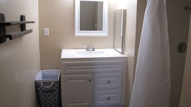 9929 Rosedale Hwy in Bakersfield, CA - Building Photo - Building Photo