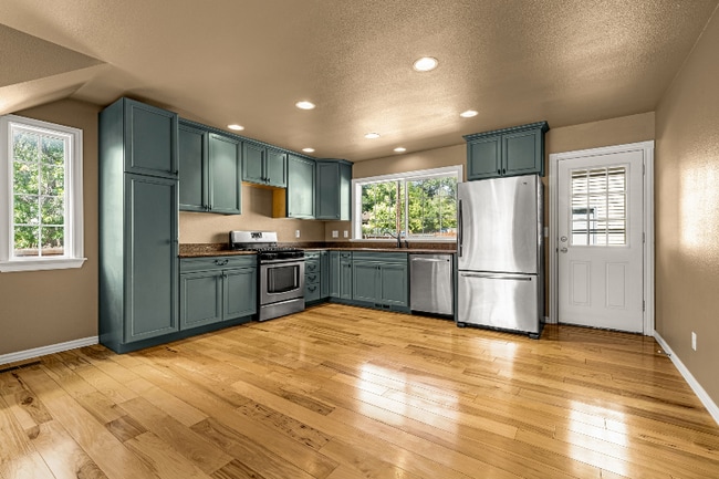 property at 532 W Kiowa St