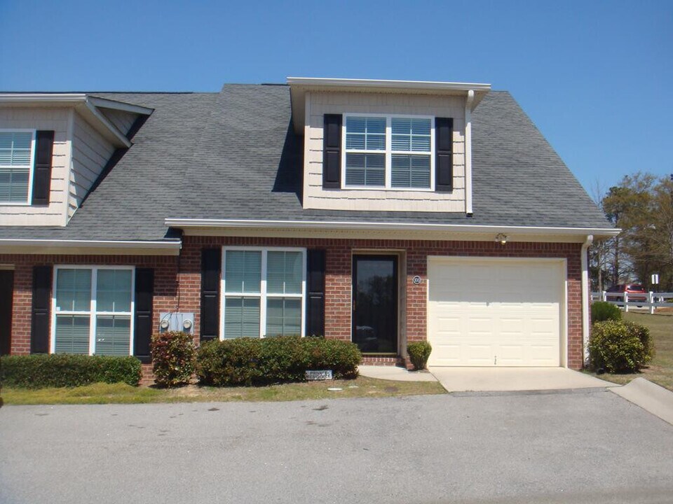 100 Grove Landing Ct in Grovetown, GA - Building Photo